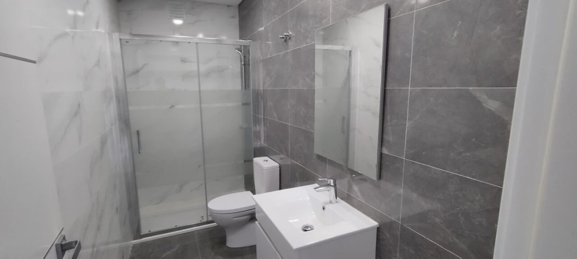 Moradia T5 para Venda em Pontinha e Famões Foto 8