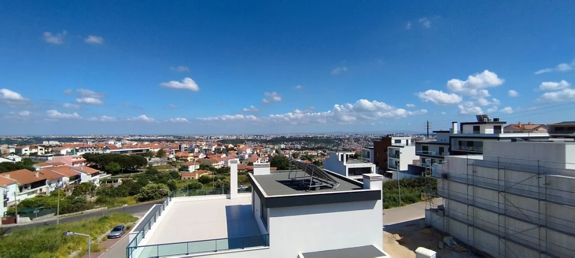 Moradia T5 para Venda em Pontinha e Famões Foto 9