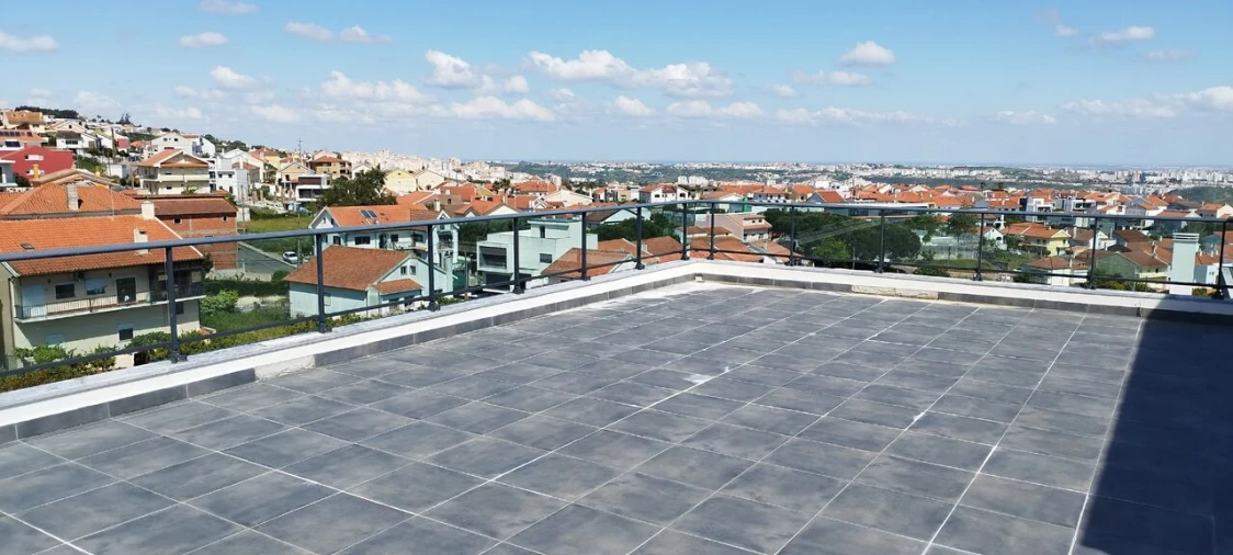 Moradia T5 para Venda em Pontinha e Famões Foto 10