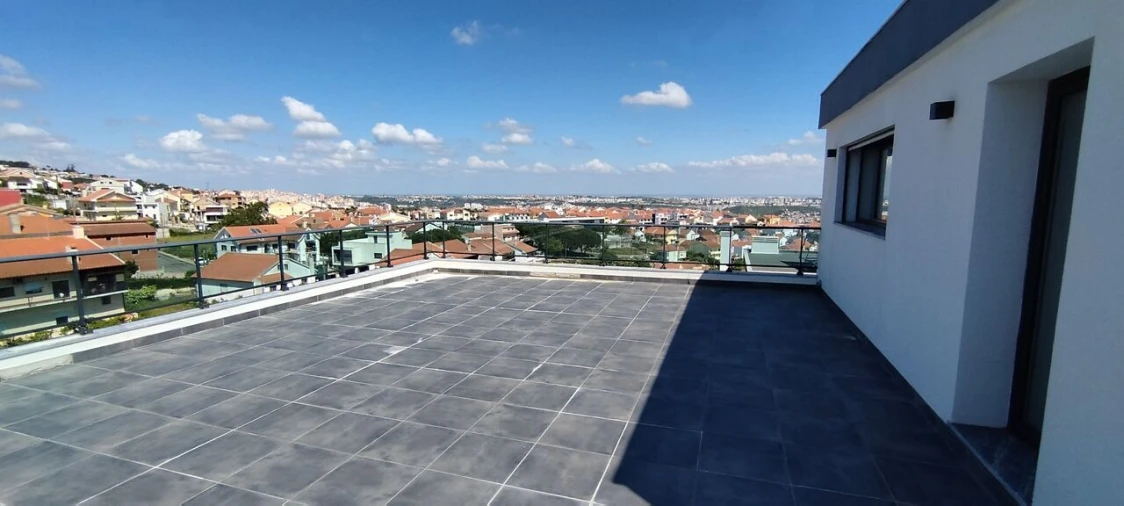 Moradia T5 para Venda em Pontinha e Famões Foto 11