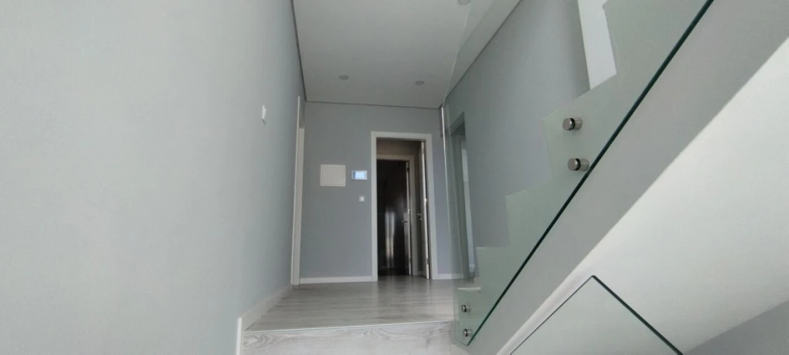 Moradia T5 para Venda em Pontinha e Famões Foto 17