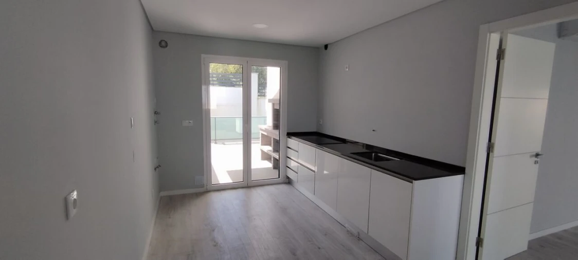 Moradia T5 para Venda em Pontinha e Famões Foto 19