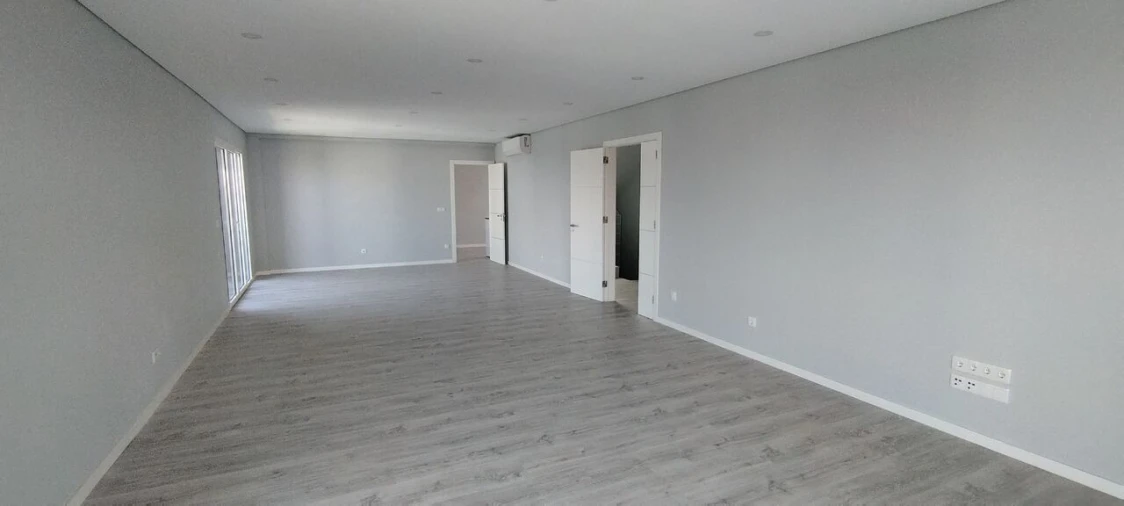 Moradia T5 para Venda em Pontinha e Famões Foto 20