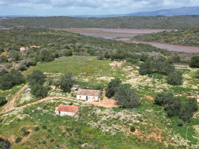 Terreno para Venda em Estômbar e Parchal