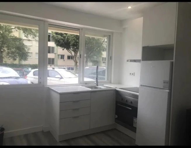 Apartamento T0 para Venda em Oeiras e São Julião da Barra, Paço de Arcos e Caxias Foto 2