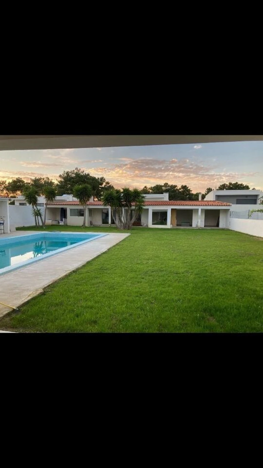 Moradia T5 para Venda em Charneca de Caparica e Sobreda Foto 2