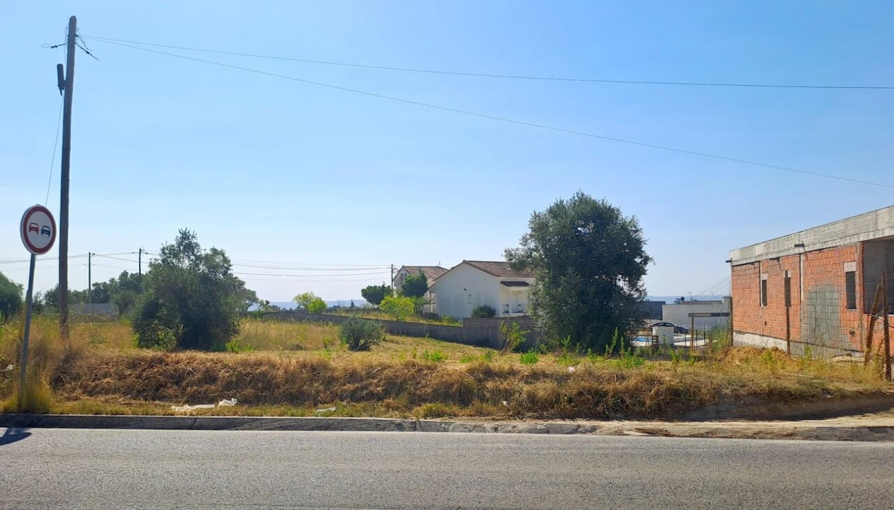 Terreno para Venda em Brogueira, Parceiros de Igreja e Alcorochel Foto 1