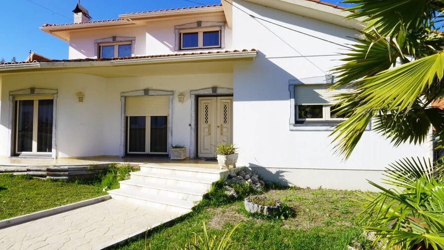Moradia T4 para Venda em Gondemaria e Olival