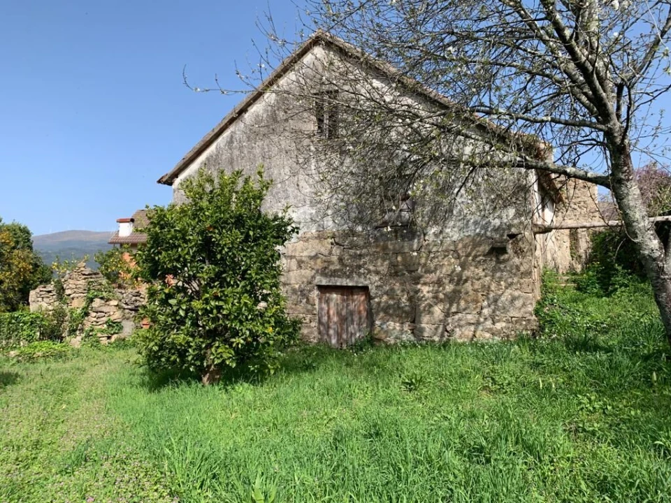 Quinta T10 para Venda em Prado e Remoães Foto 1