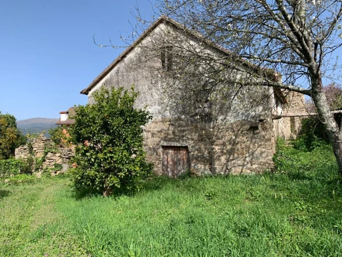 Quinta T10 para Venda em Prado e Remoães