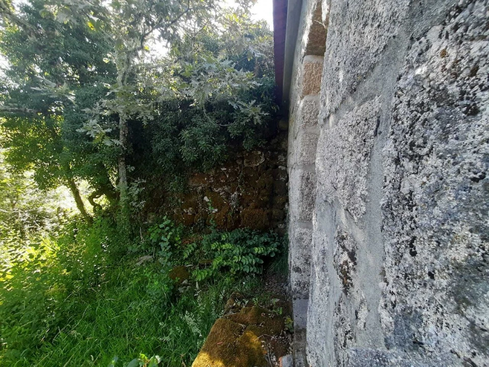 Moradia T2 para Venda em Castro Laboreiro e Lamas de Mouro Foto 1