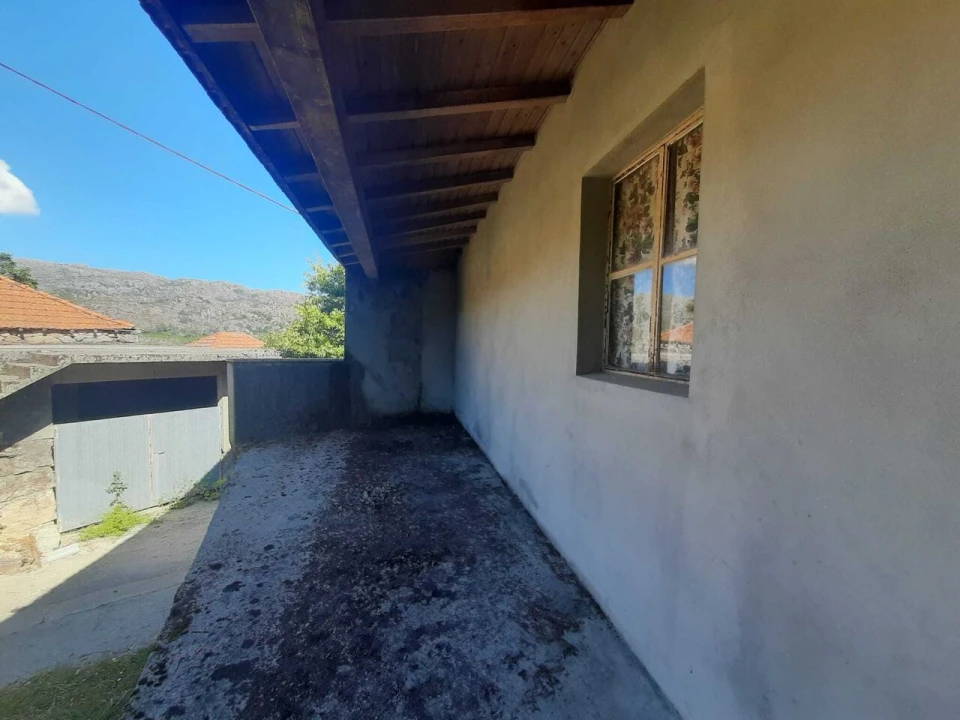 Moradia T2 para Venda em Castro Laboreiro e Lamas de Mouro Foto 6