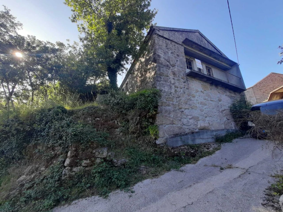 Moradia T2 para Venda em Castro Laboreiro e Lamas de Mouro Foto 2