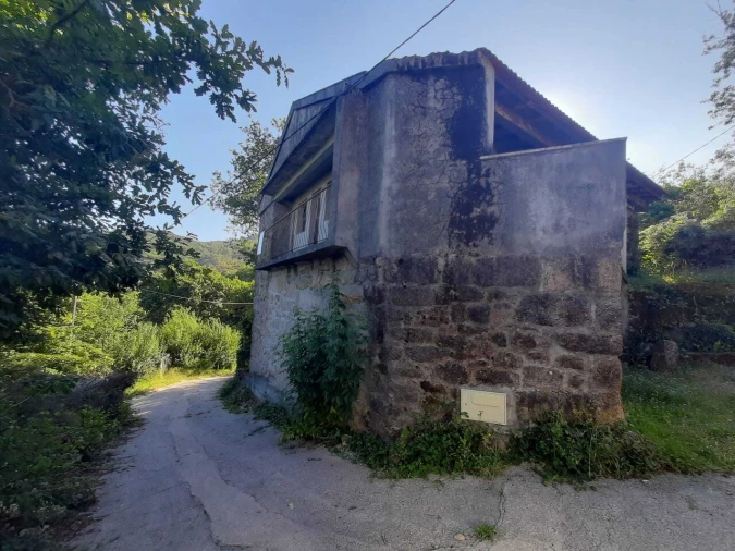 Moradia T2 para Venda em Castro Laboreiro e Lamas de Mouro Foto 3