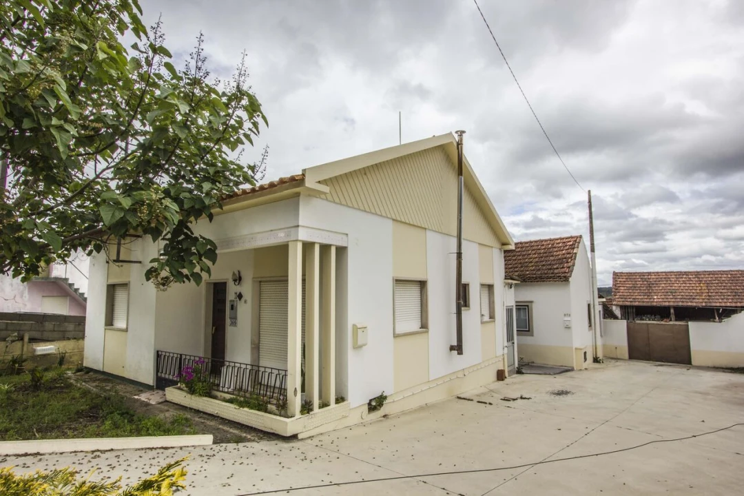 Moradia T4 para Venda em Parceiros e Azoia Foto 3