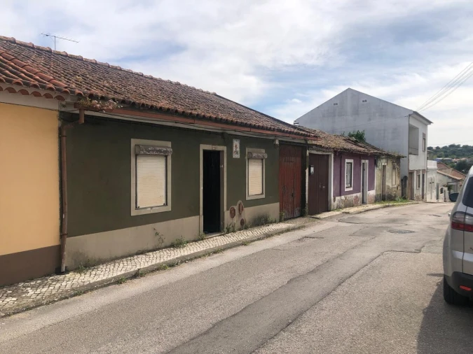 Moradia T3 para Venda em Torres Novas (Santa Maria, Salvador e Santiago) Foto 2