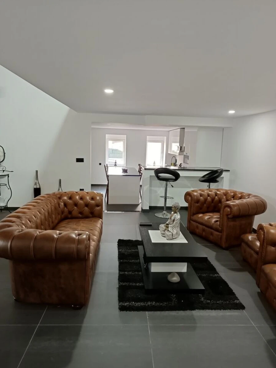 Moradia T3 para Venda em Travassô e Óis da Ribeira Foto 3