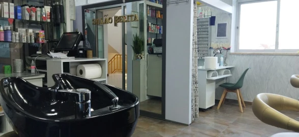 Loja para Venda em Santiago e São Simão de Litém e Albergaria dos Doze