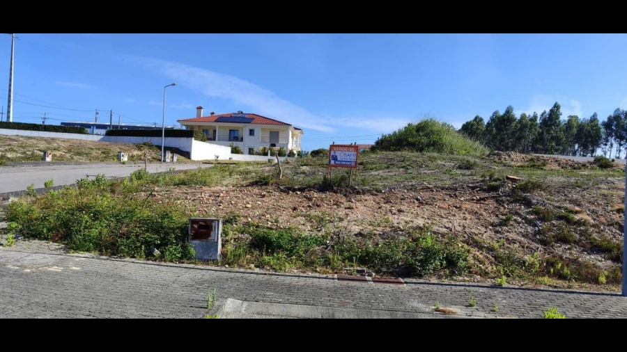 Terreno para Venda em Santiago e São Simão de Litém e Albergaria dos Doze