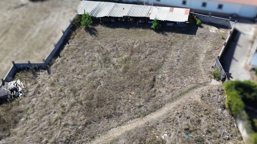 Terreno para Venda em Monte Redondo e Carreira Foto 2
