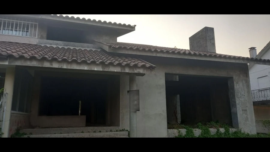 Moradia T5 para Venda em Mazedo e Cortes