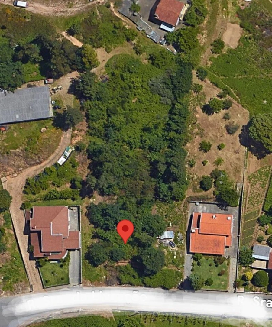 Terreno para Venda em Foz do Sousa e Covelo Foto 1