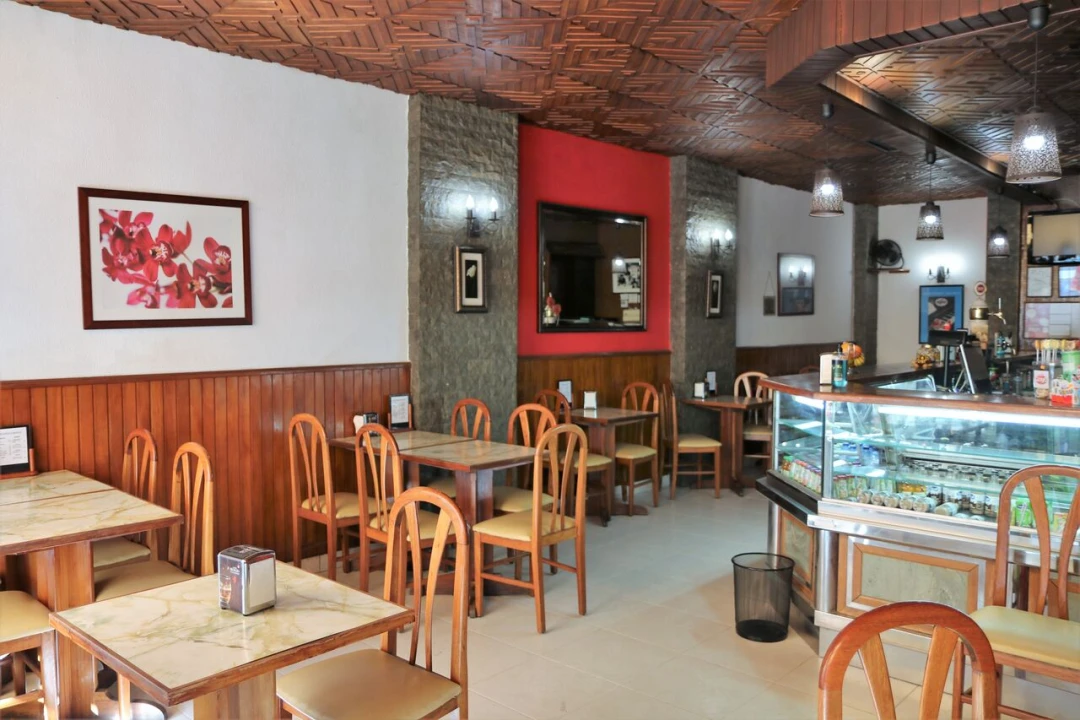 Loja para Venda em Oeiras e São Julião da Barra, Paço de Arcos e Caxias Foto 1