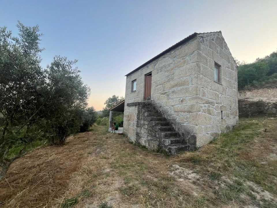 Quinta T1 para Venda em Santiago de Cassurrães e Póvoa de Cervães Foto 40