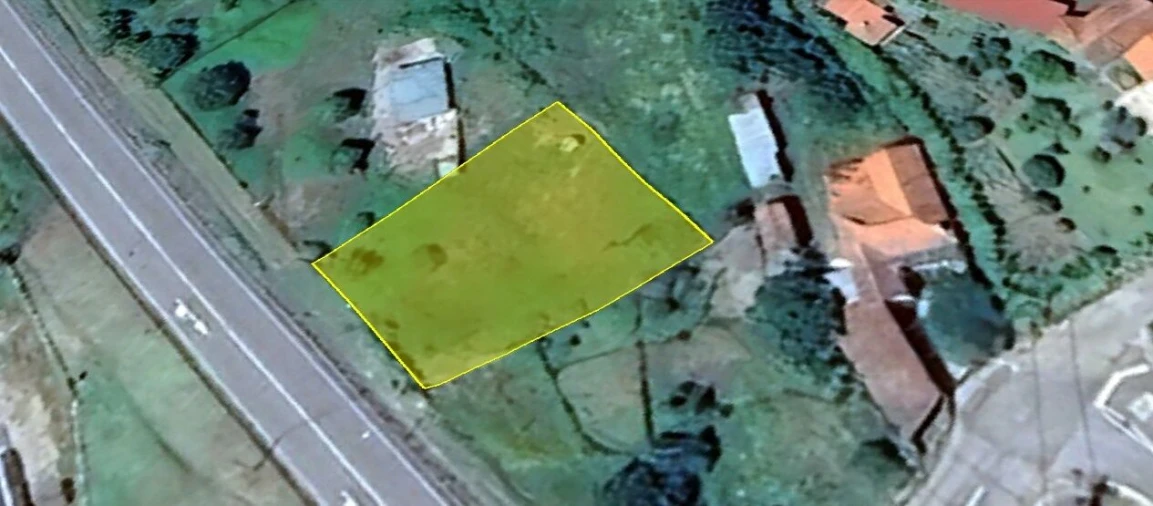 Terreno para Venda em Prado e Remoães Foto 1