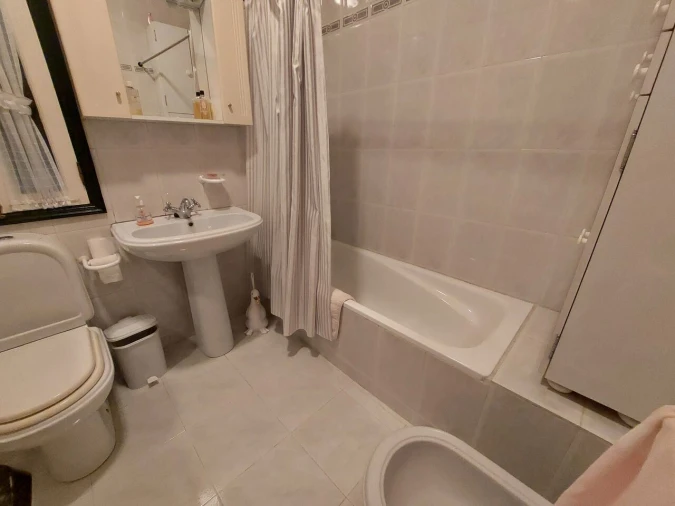 Moradia T4 para Venda em Vila e Roussas Foto 9