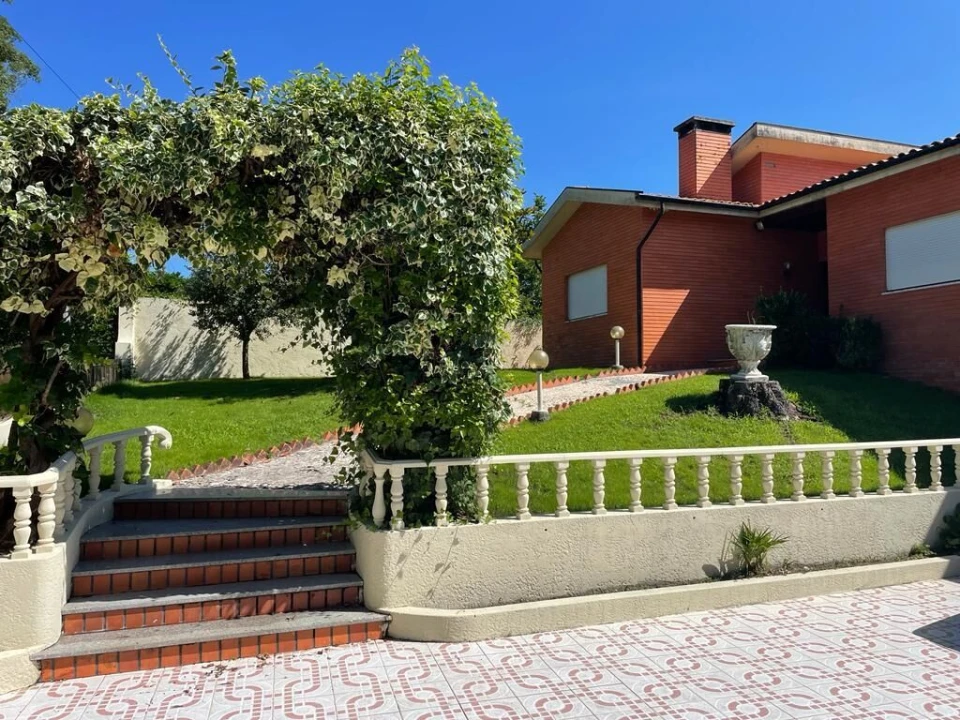 Moradia T5 para Venda em Tamengos, Aguim e Óis do Bairro Foto 16