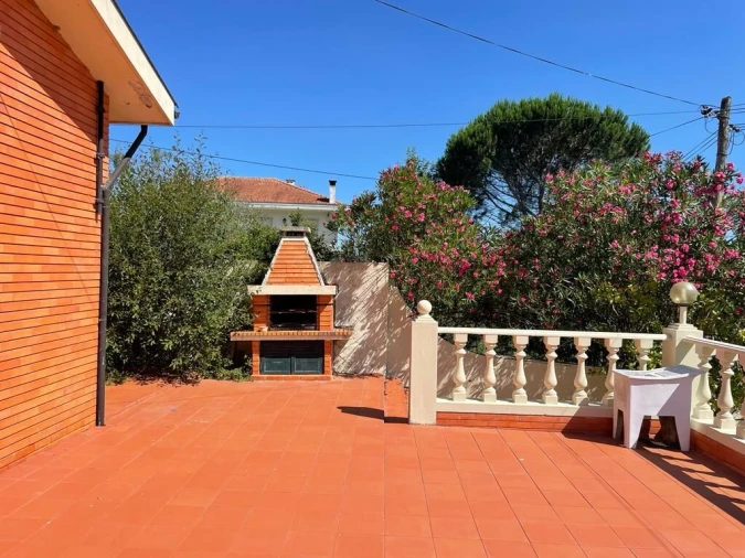 Moradia T5 para Venda em Tamengos, Aguim e Óis do Bairro Foto 9