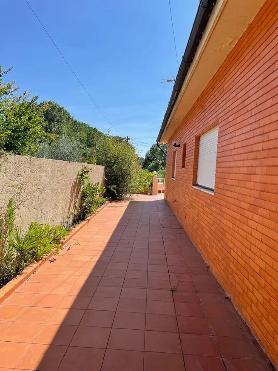 Moradia T5 para Venda em Tamengos, Aguim e Óis do Bairro Foto 11