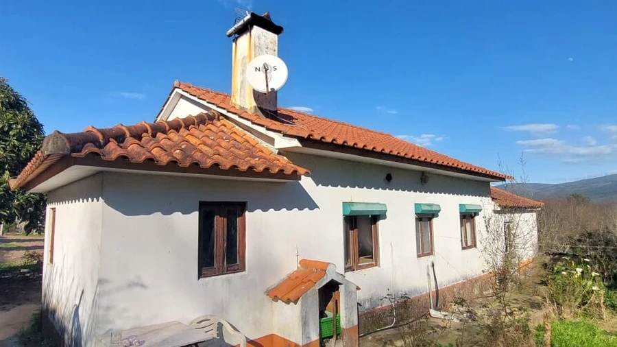 Moradia T2 para Venda em São Julião e Silva