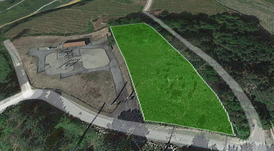 Terreno para Venda em Vila e Roussas Foto 1