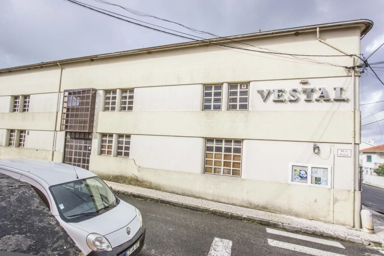 Armazém para Venda em Alcobaça e Vestiaria Foto 5