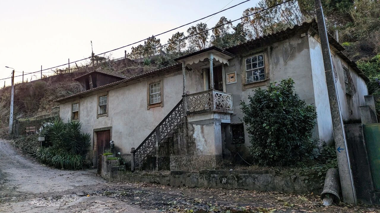 Moradia T3 para Venda em Foz do Sousa e Covelo Foto 1