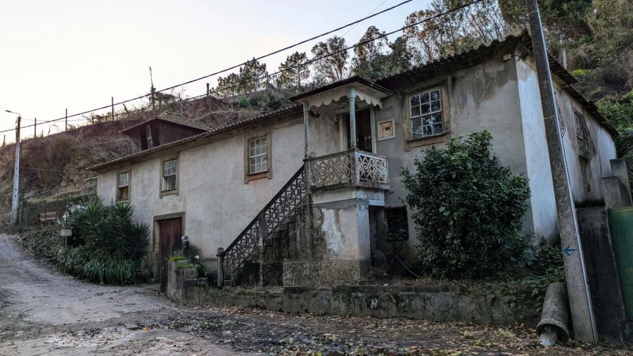Moradia T3 para Venda em Foz do Sousa e Covelo