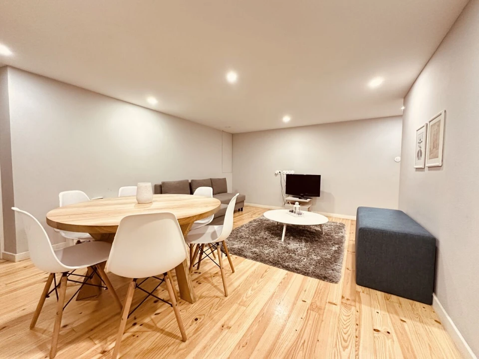 Apartamento T2 para Venda em Cedofeita, Santo Ildefonso, Sé, Miragaia, São Nicolau e Vitória Foto 2