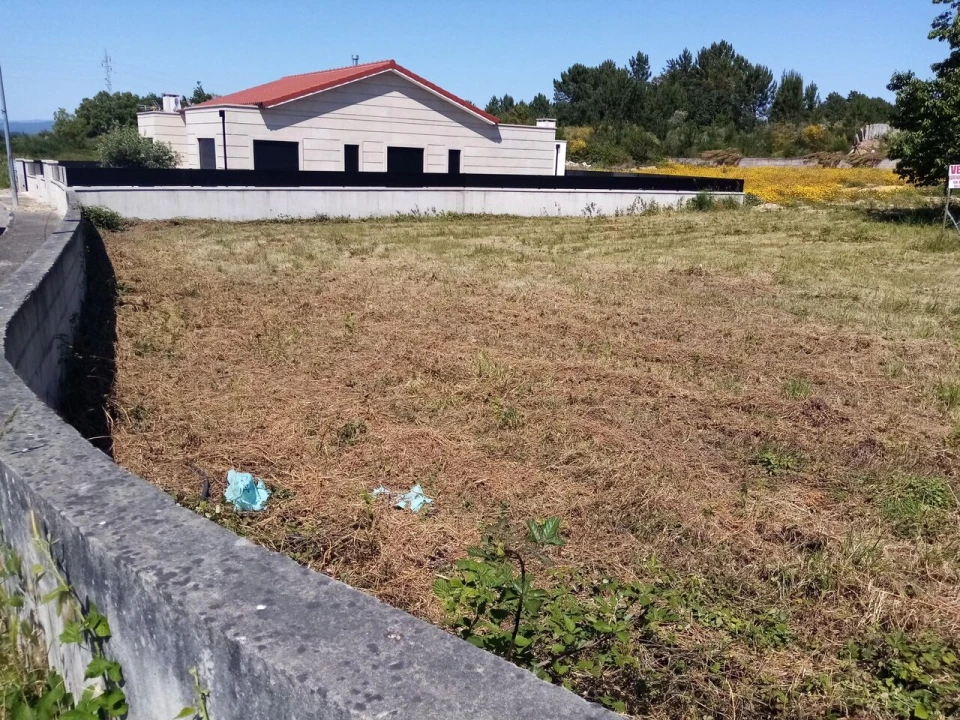 Terreno para Venda em Mazedo e Cortes Foto 2