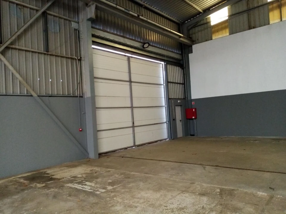 Armazém para Arrendamento em Messegães, Valadares e Sá Foto 3