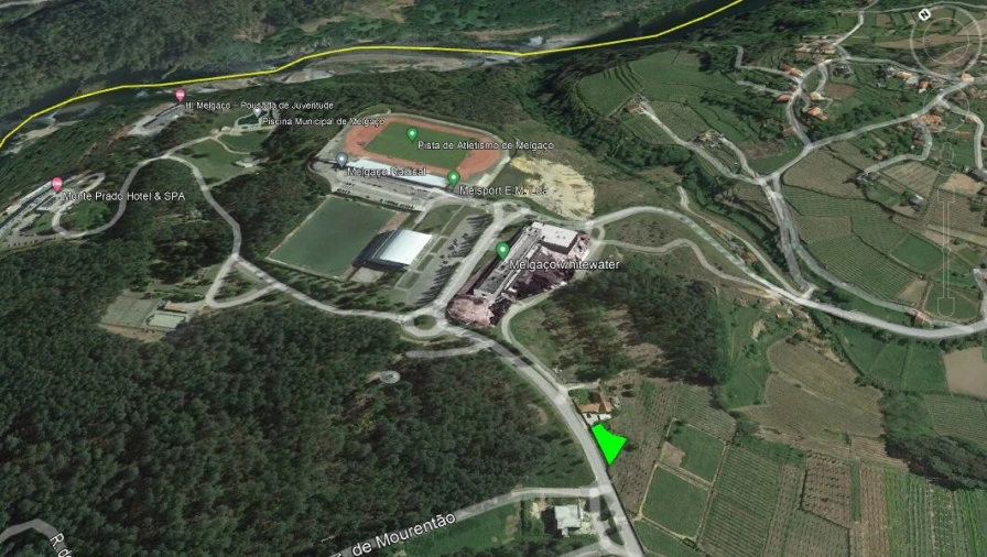 Terreno para Venda em Prado e Remoães Foto 2