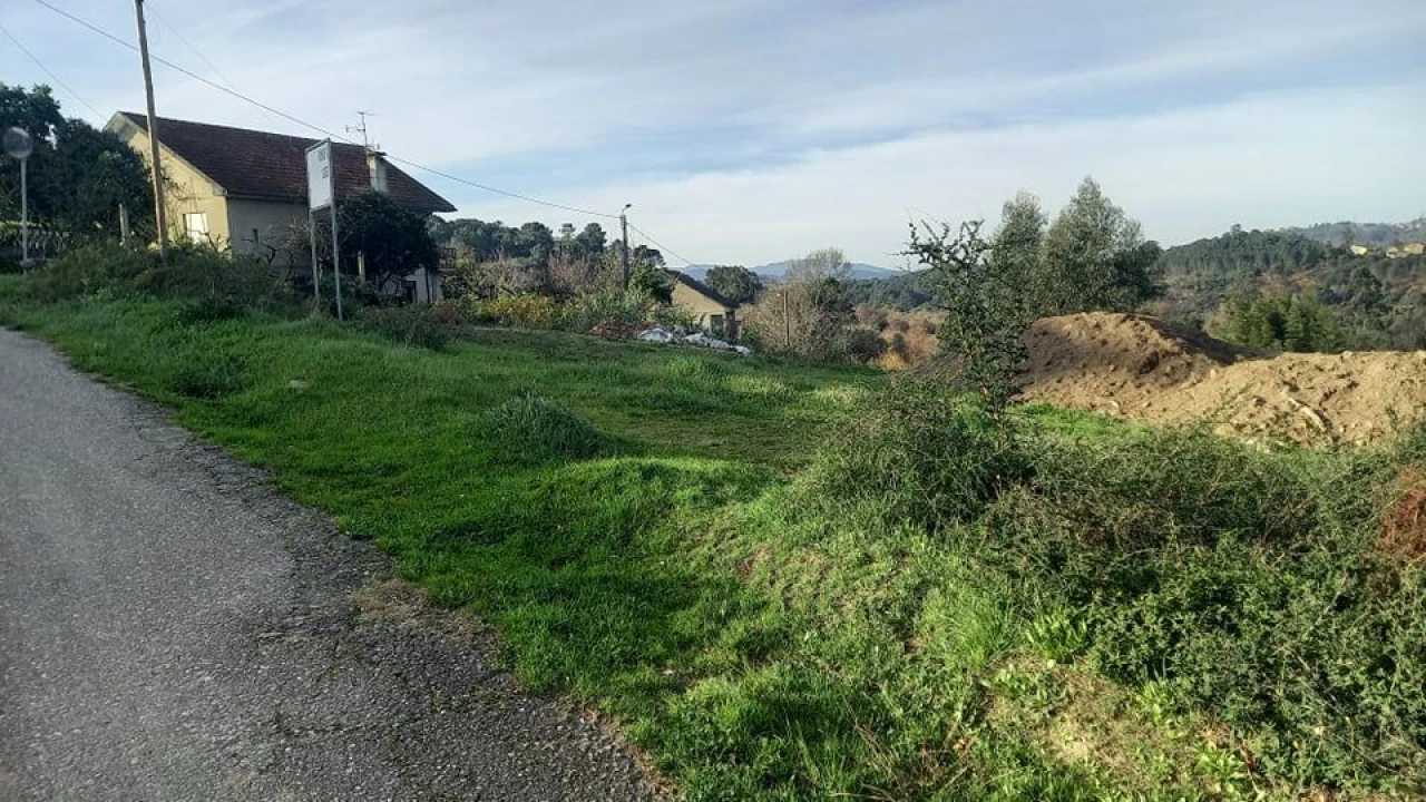Terreno para Venda em Messegães, Valadares e Sá Foto 1