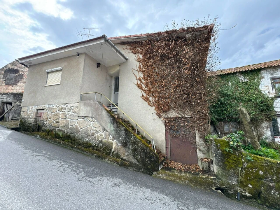 Moradia T7 para Venda em Prado e Remoães Foto 2