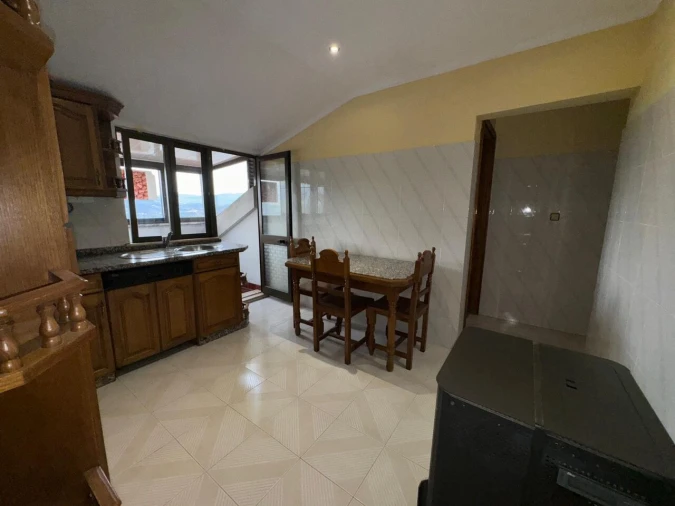 Apartamento T2 para Venda em Vila e Roussas Foto 2