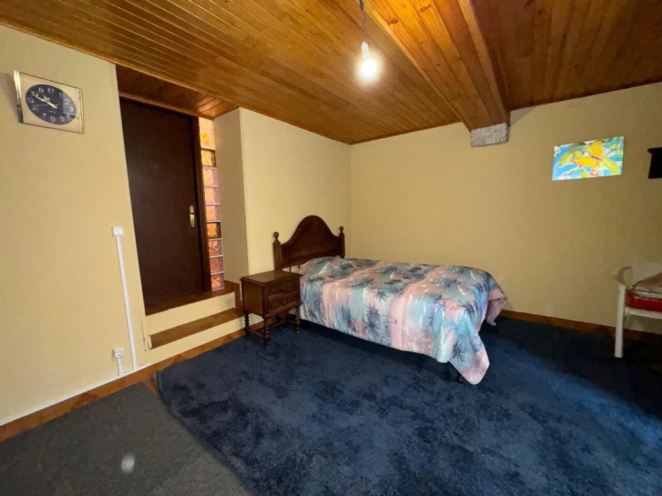 Moradia T5 para Venda em Vila e Roussas Foto 3