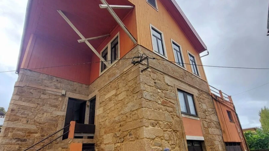 Moradia T5 para Venda em Vila e Roussas