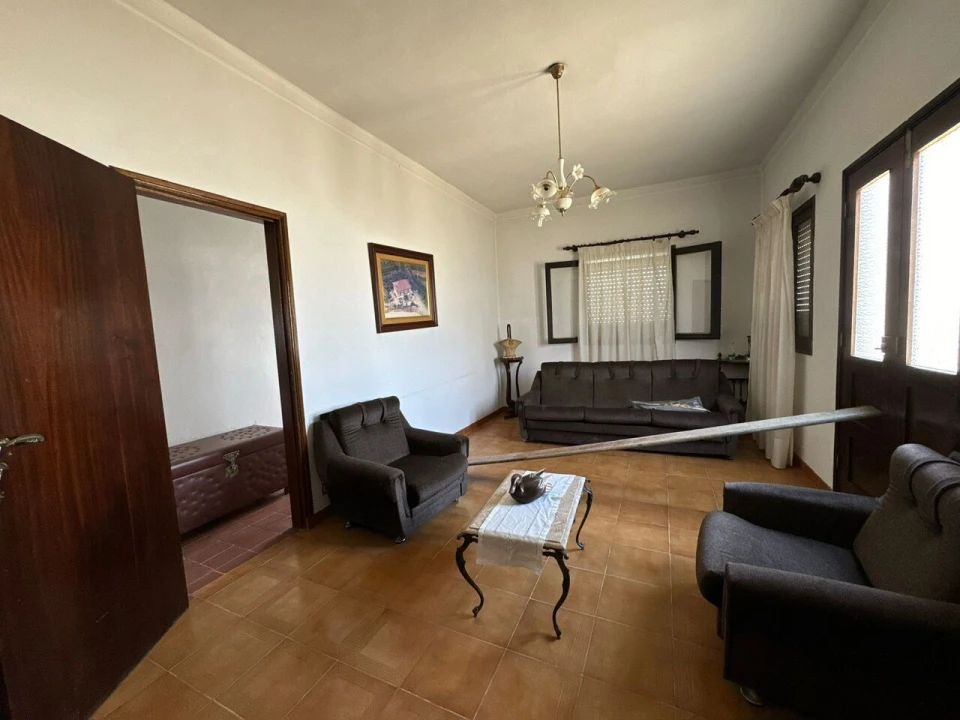 Moradia T4 para Venda em Vila e Roussas Foto 2