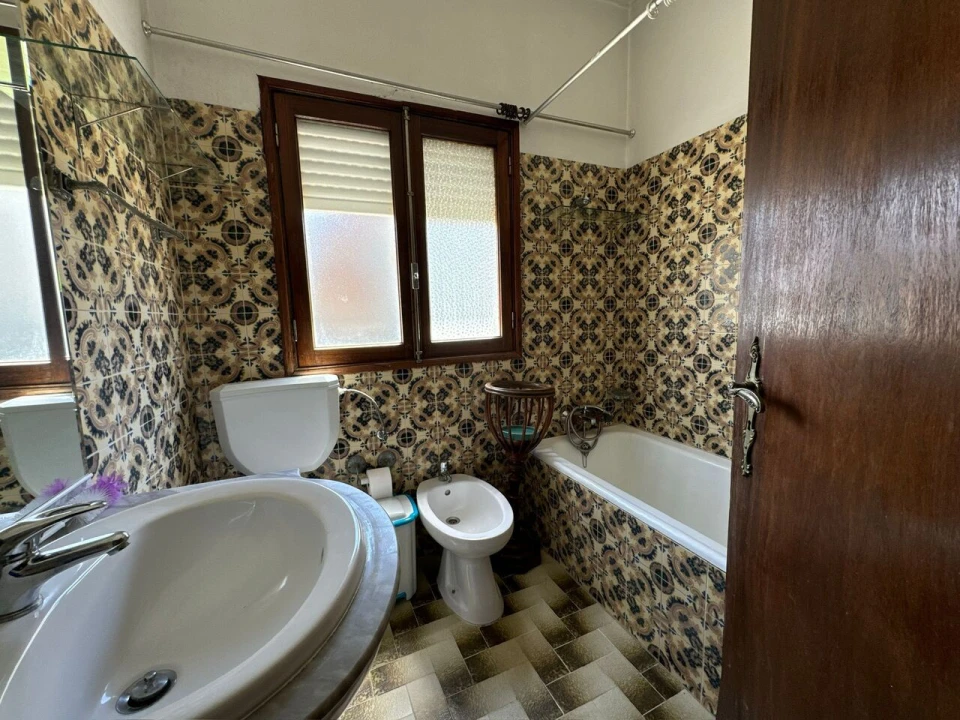 Moradia T4 para Venda em Vila e Roussas Foto 3