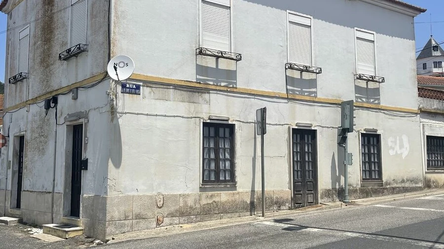 Moradia T2 para Venda em São João da Ribeira e Ribeira de São João